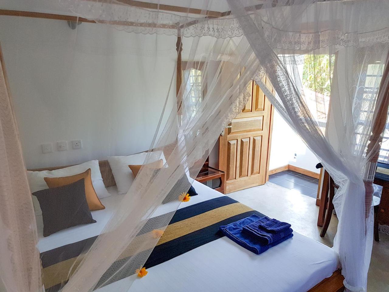 White Villa Beach Resort Mirissa Exteriér fotografie
