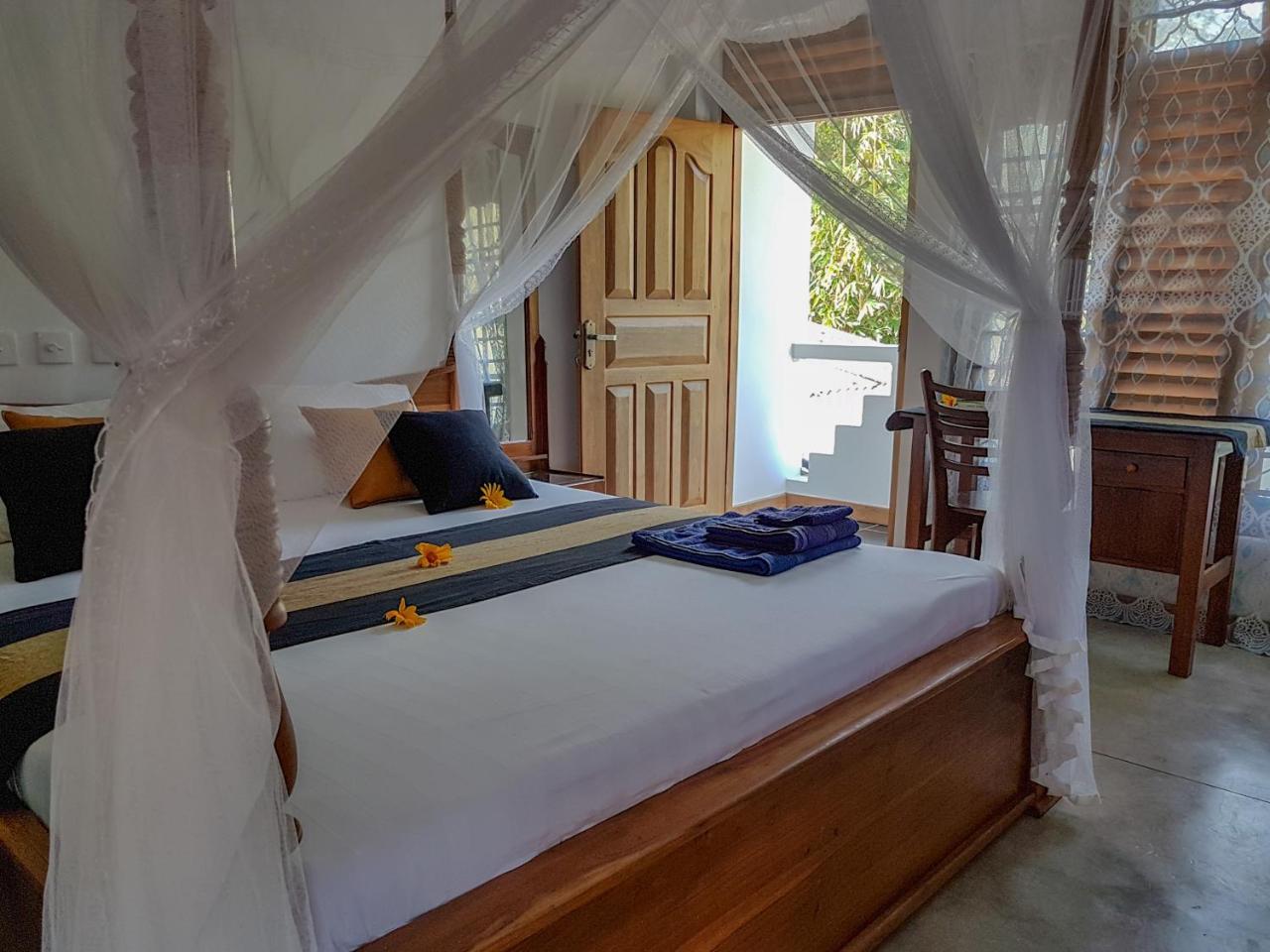 White Villa Beach Resort Mirissa Exteriér fotografie